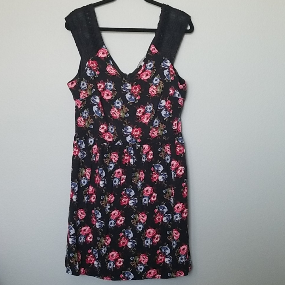 Lovesick Cutwork Strap Retro Pinup floral and lace dress size XL